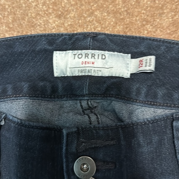 Torrid denim jegging size 12 regular - Picture 2 of 6